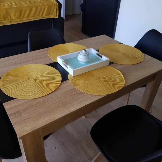 Studio Avec Terrasse Au Calme Jayat Экстерьер фото